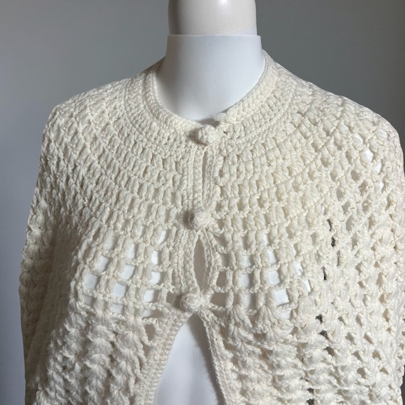 Vintage Cream Crochet Poncho - Picture 5 of 6